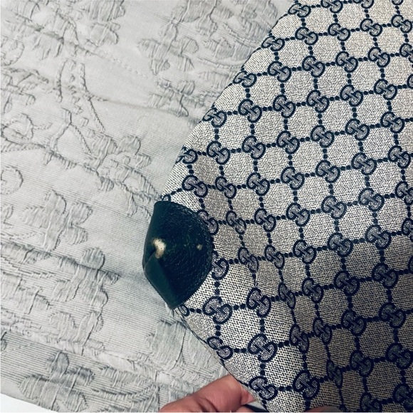 Rare vintage Navy Gucci tote w/ front pocket and red & navy stripe straps. - Picture 8 of 10